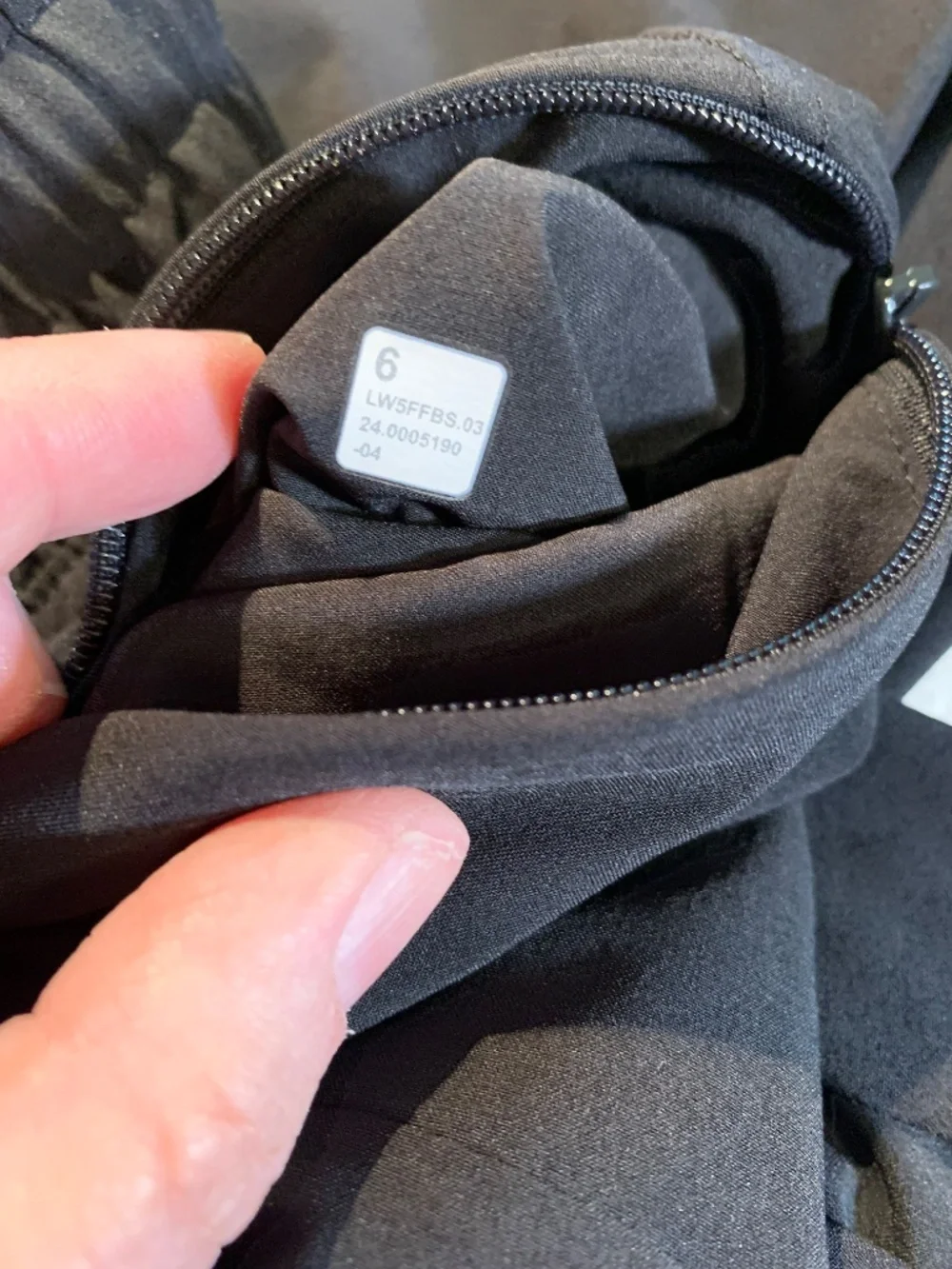 Lululemon grey athletic pant-loose fit elastic waist sz 6
